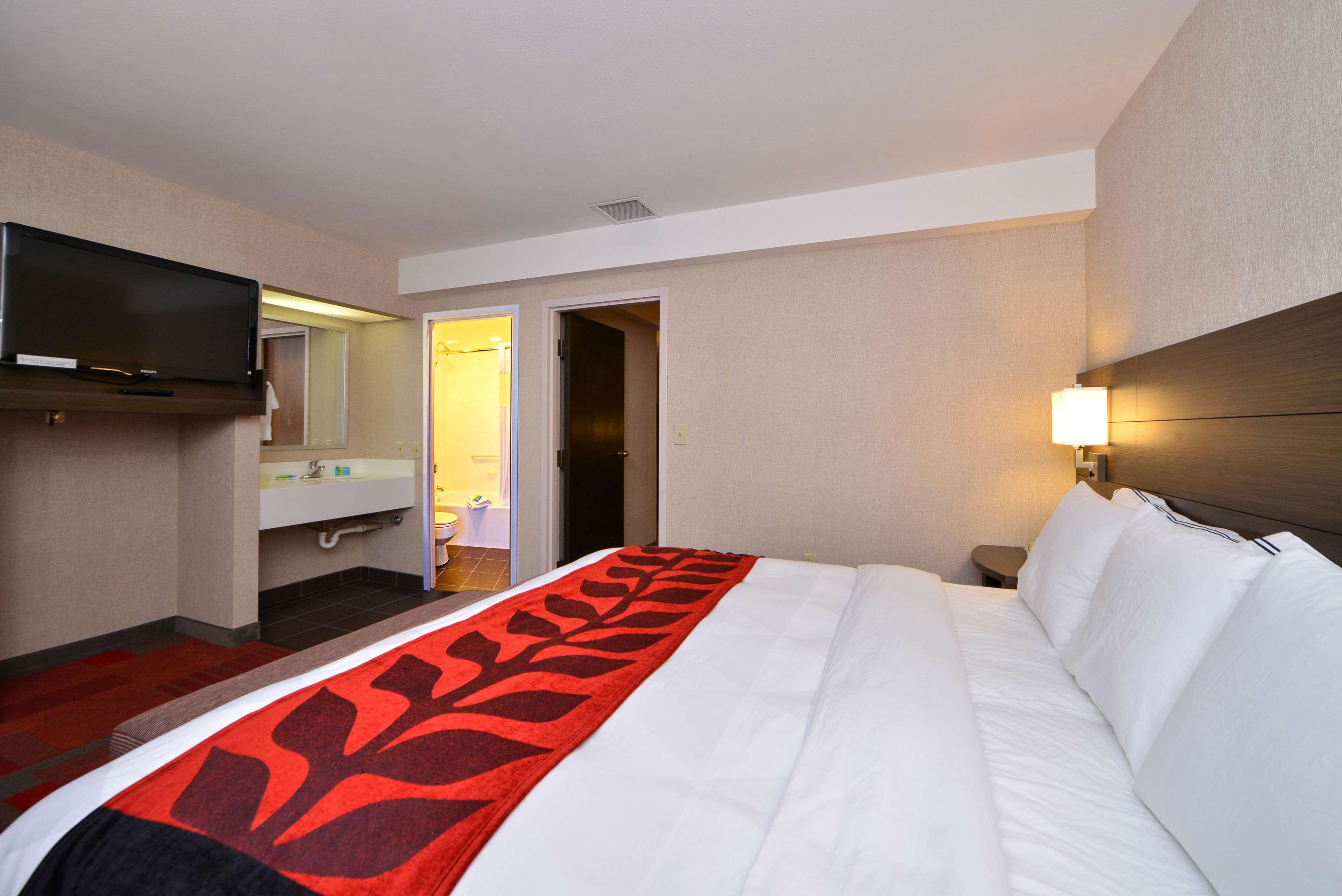 Radisson Hotel Madison Exterior photo