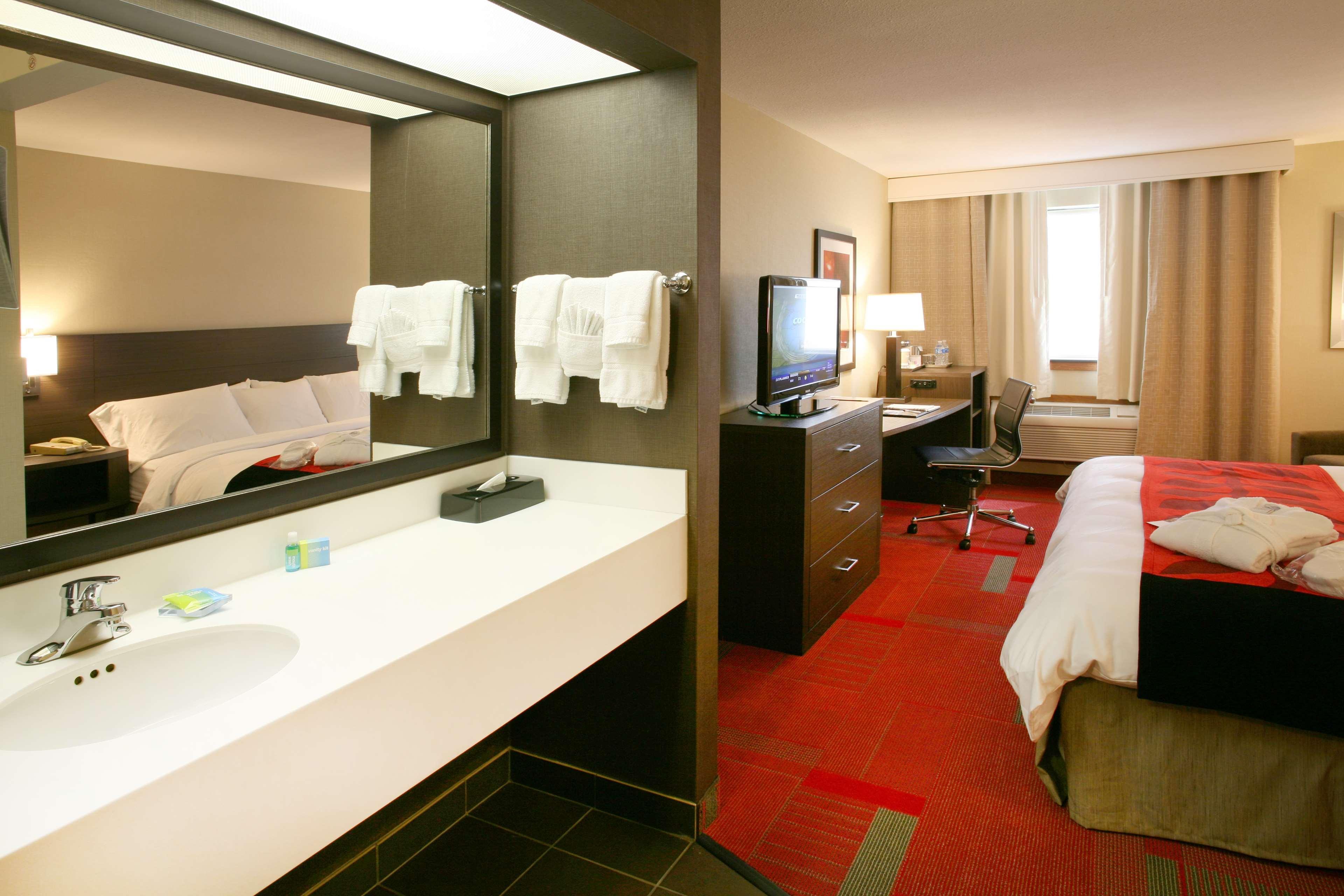 Radisson Hotel Madison Room photo